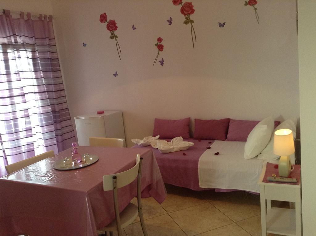 Nikoletta Rooms Парос Экстерьер фото